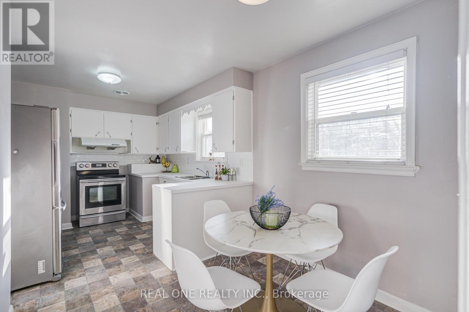 73 Farmbrook Road, Toronto, ON - Indoor Photo Showing Dining Room
