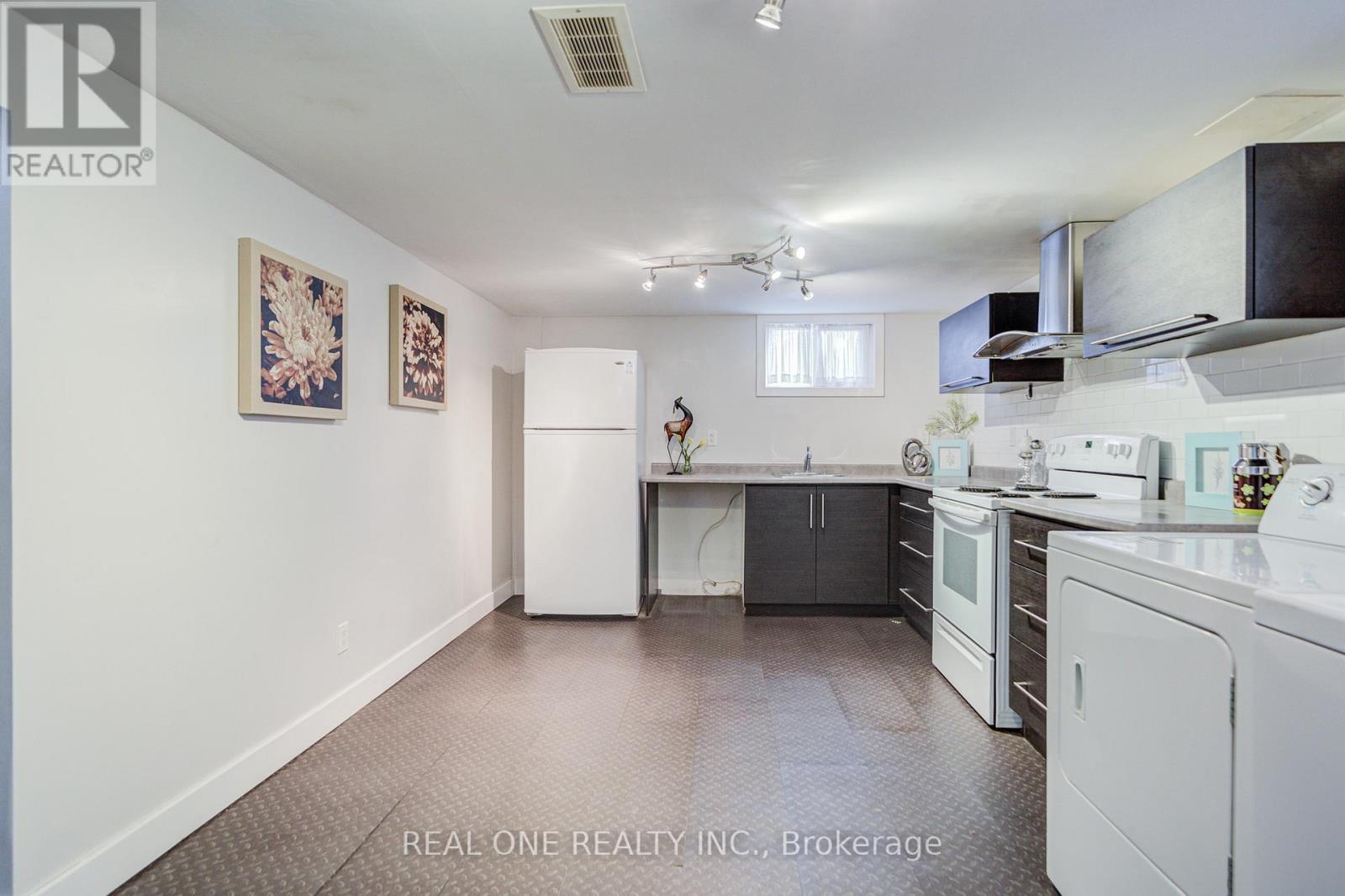 73 Farmbrook Road, Toronto, ON - Indoor Photo Showing Kitchen