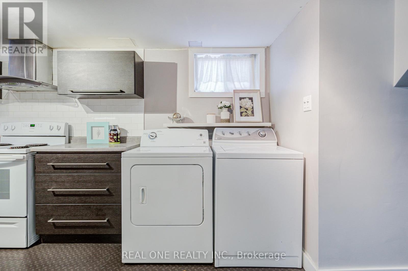 73 Farmbrook Road, Toronto, ON - Indoor Photo Showing Laundry Room