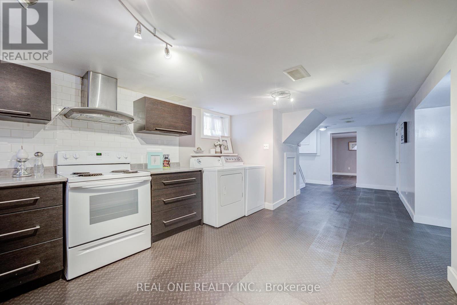 73 Farmbrook Road, Toronto, ON - Indoor Photo Showing Kitchen