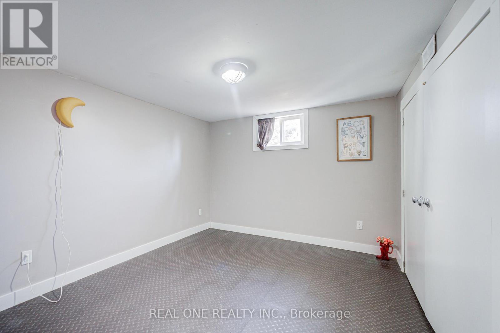 73 Farmbrook Road, Toronto, ON - Indoor Photo Showing Other Room
