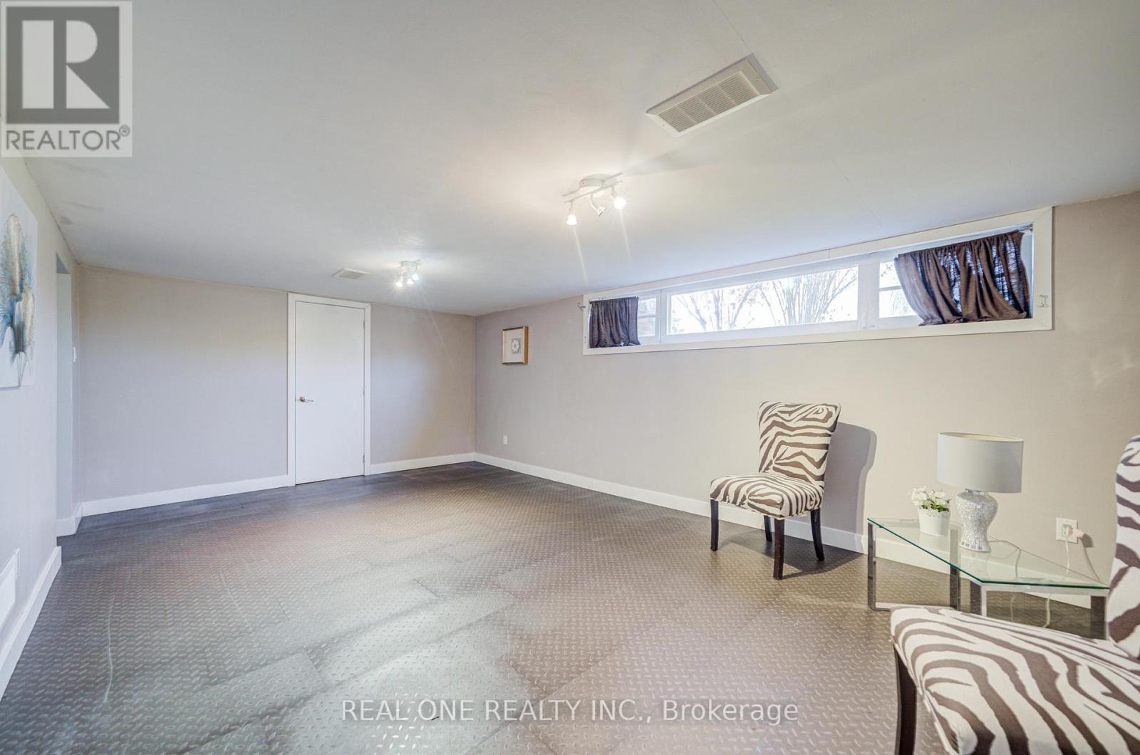 73 Farmbrook Road, Toronto, ON - Indoor