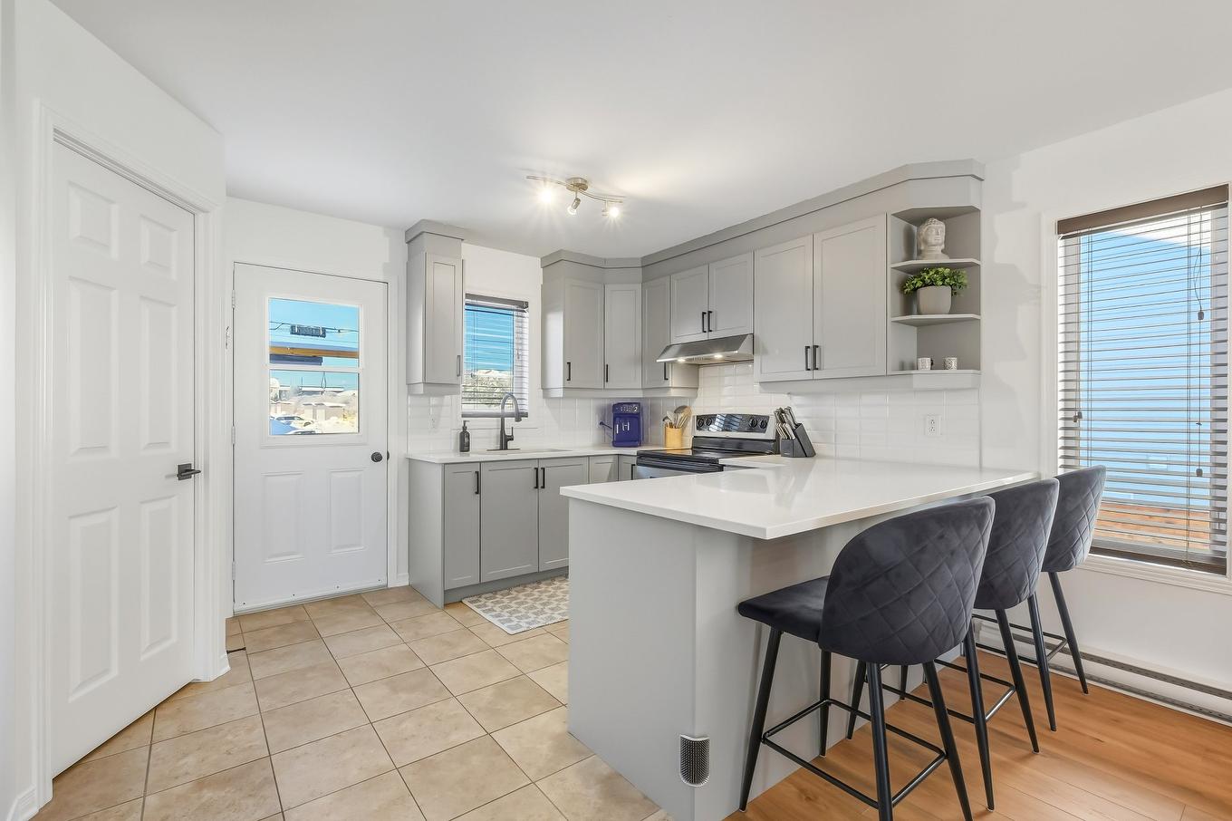 Cuisine - 513 Rue Des Érables, Waterloo, QC - Indoor Photo Showing Kitchen