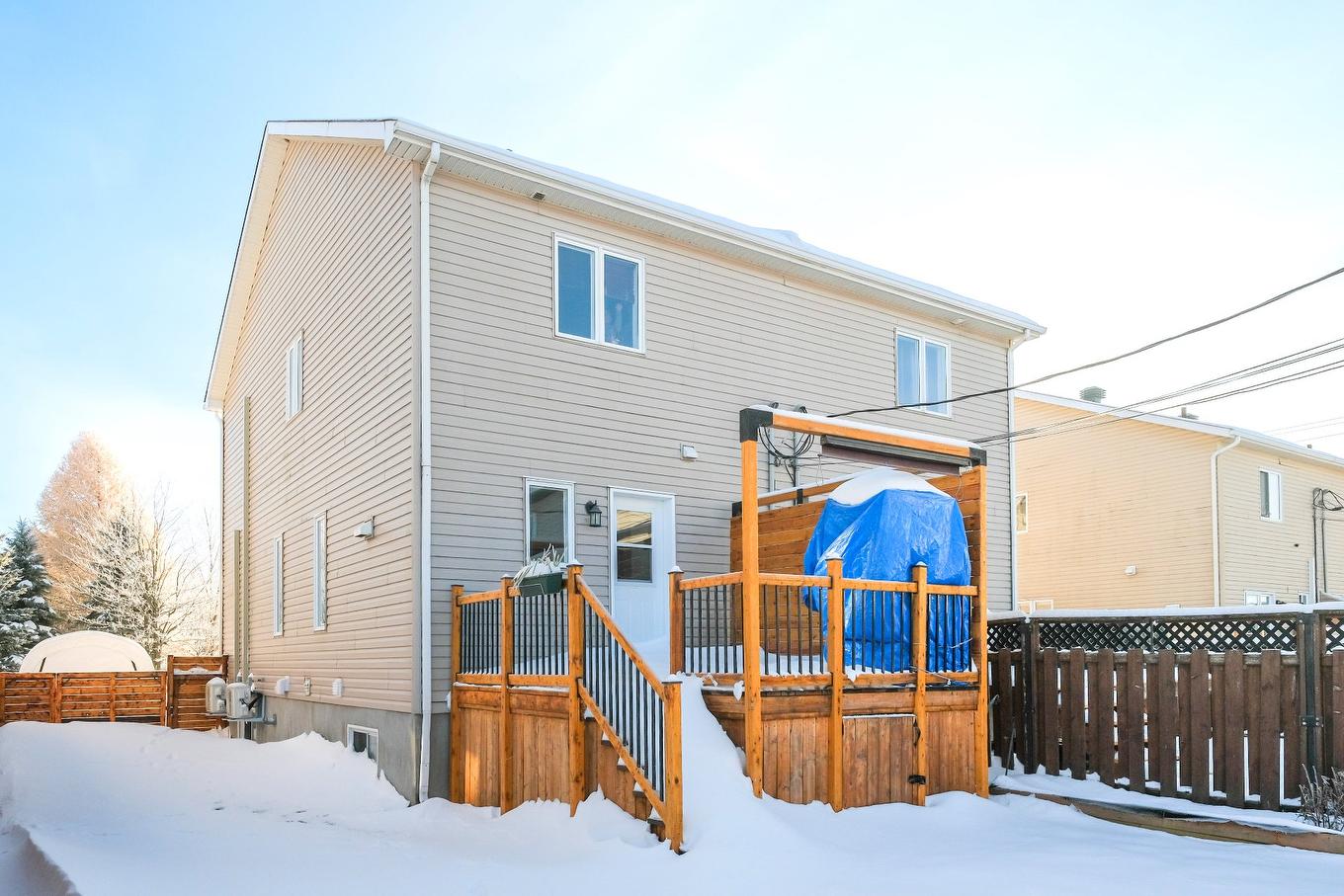 Face arrière - 513 Rue Des Érables, Waterloo, QC - Outdoor With Exterior