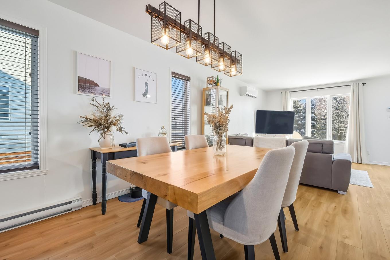 Salle à manger - 513 Rue Des Érables, Waterloo, QC - Indoor Photo Showing Dining Room