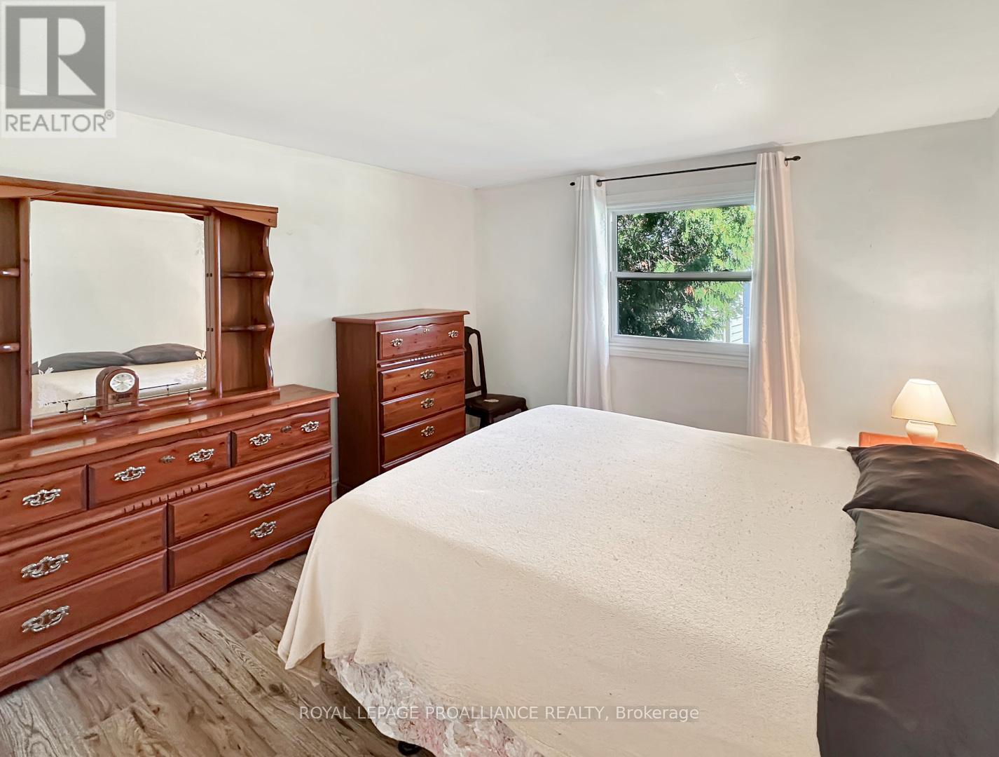 40 Ashley Street, Belleville (Thurlow Ward), ON - Indoor Photo Showing Bedroom