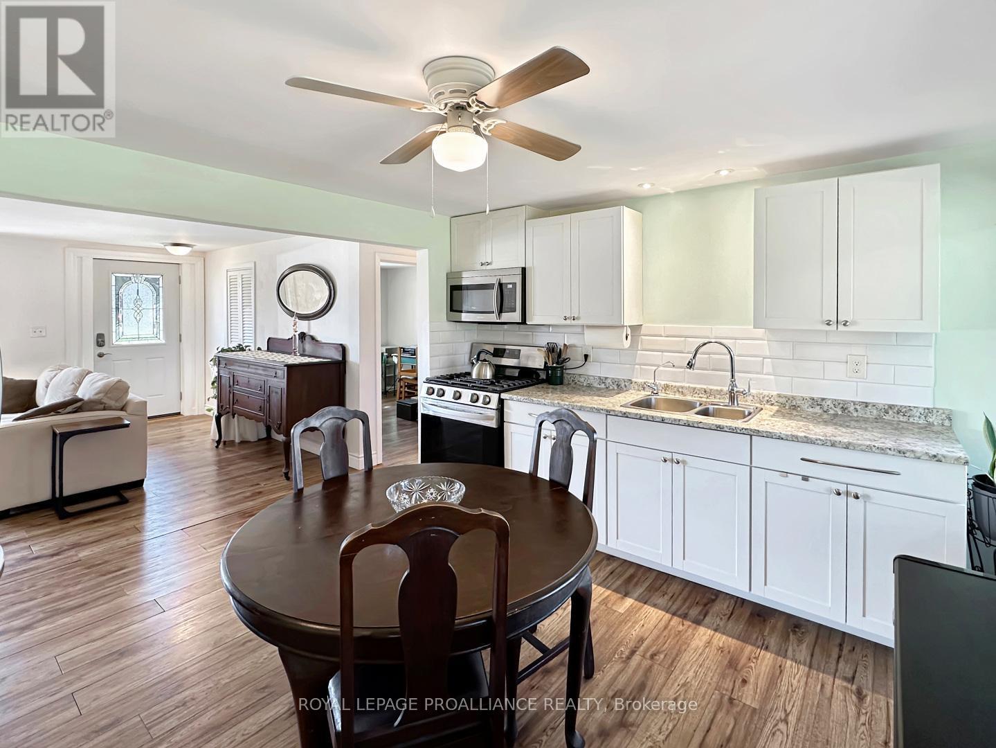 40 Ashley Street, Belleville (Thurlow Ward), ON - Indoor