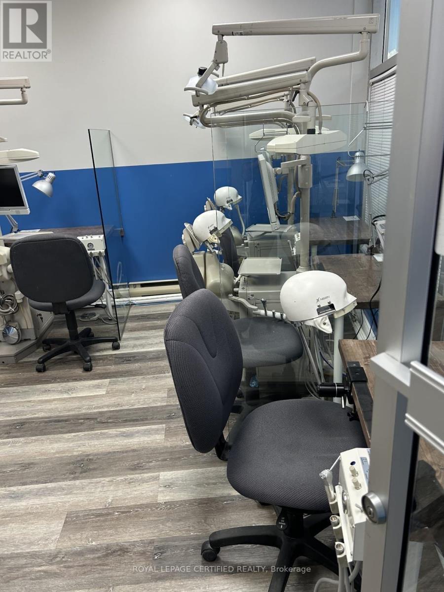 259 Traders Boulevard E, Mississauga, ON