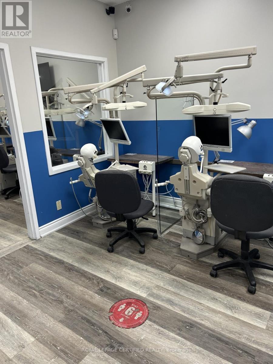 259 Traders Boulevard E, Mississauga, ON