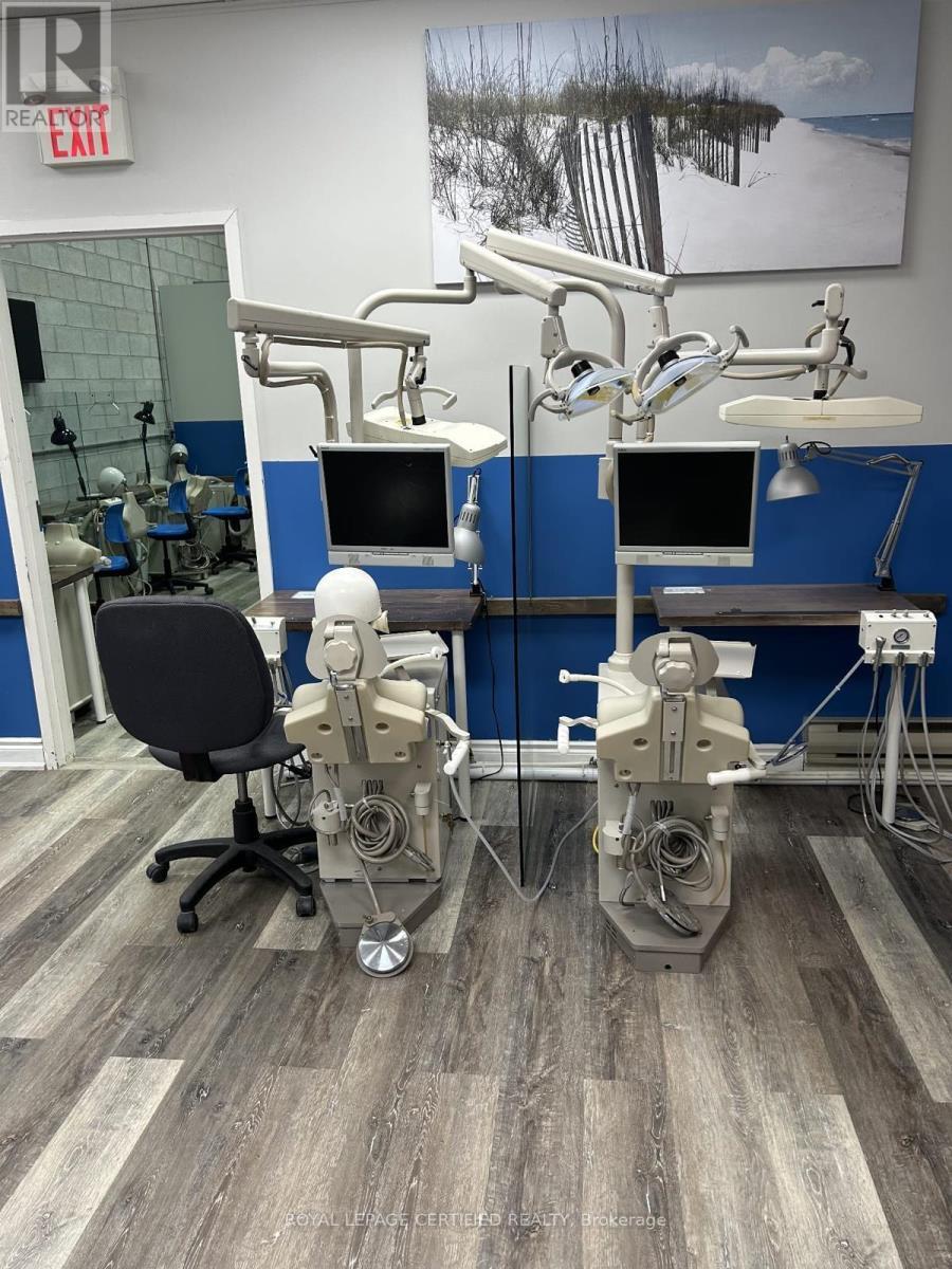 259 Traders Boulevard E, Mississauga, ON