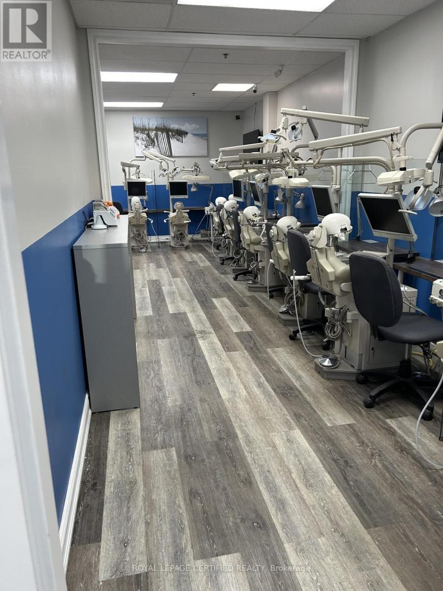 259 Traders Boulevard E, Mississauga, ON