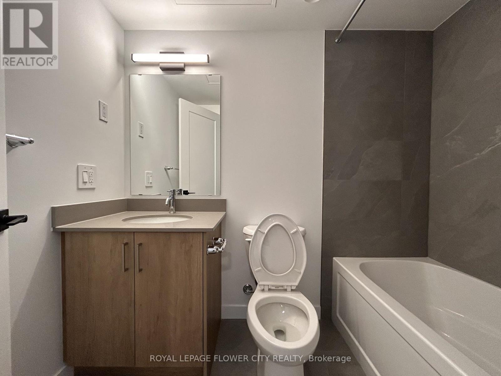 49 - 31 Mill Street, Kitchener, ON - Indoor Photo Showing Bathroom