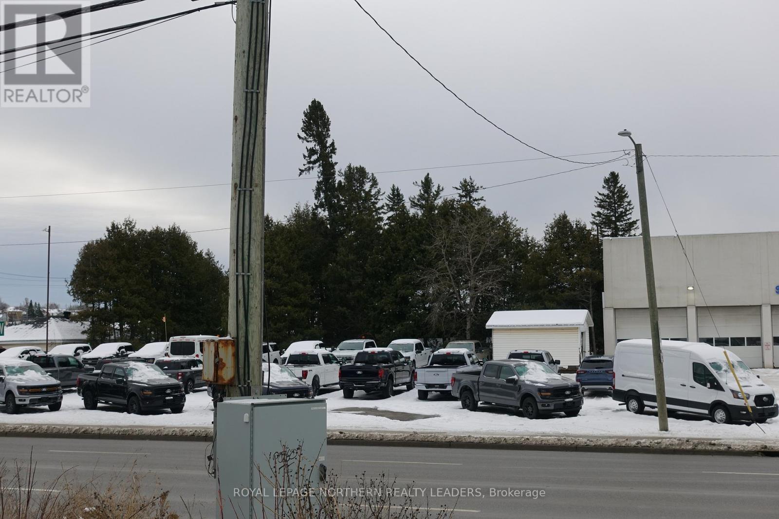 445 Algonquin Boulevard W, Timmins (Ts - Sw), ON