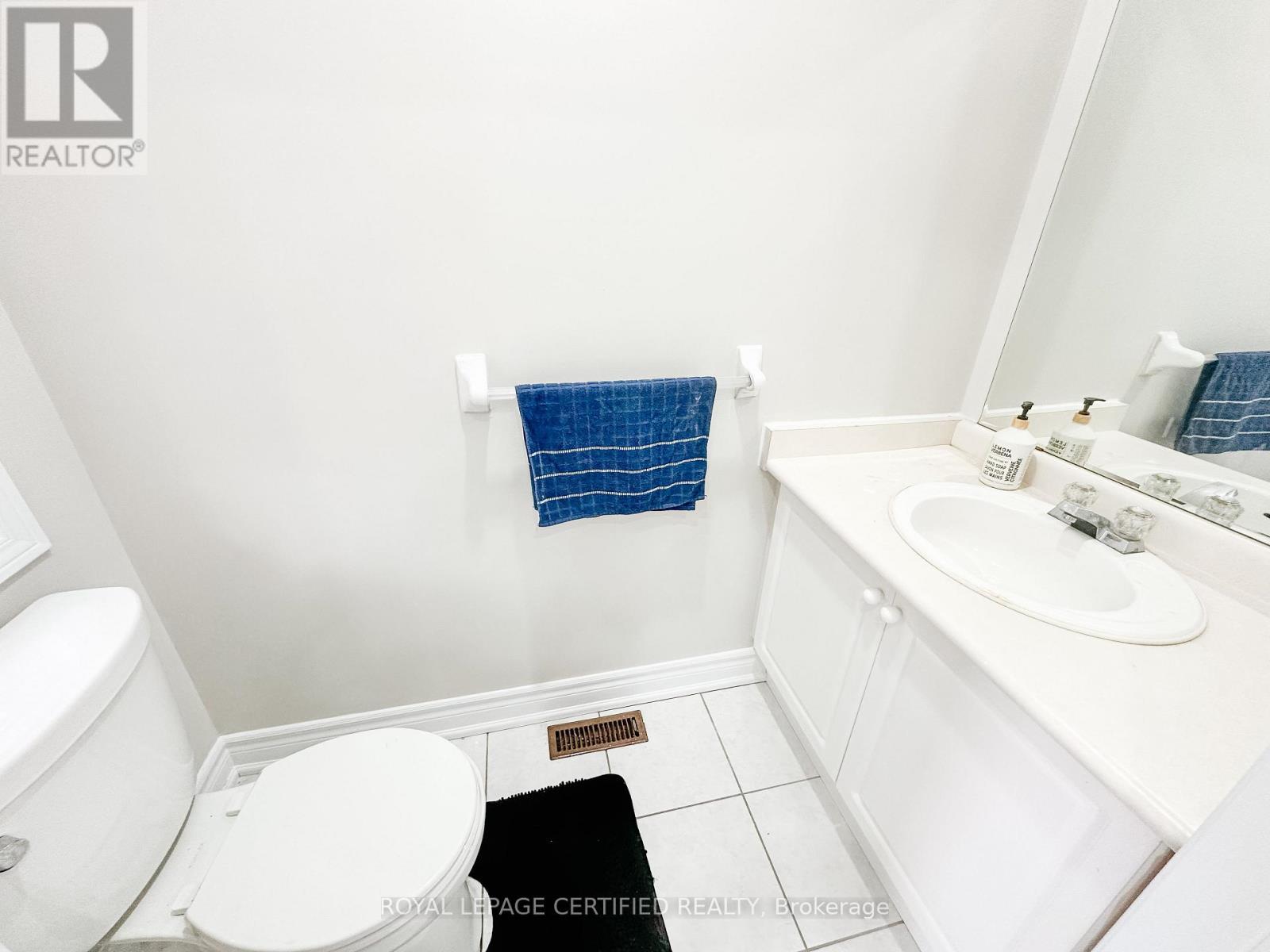 30 Lucerne Drive, Vaughan, ON - Indoor Photo Showing Bathroom