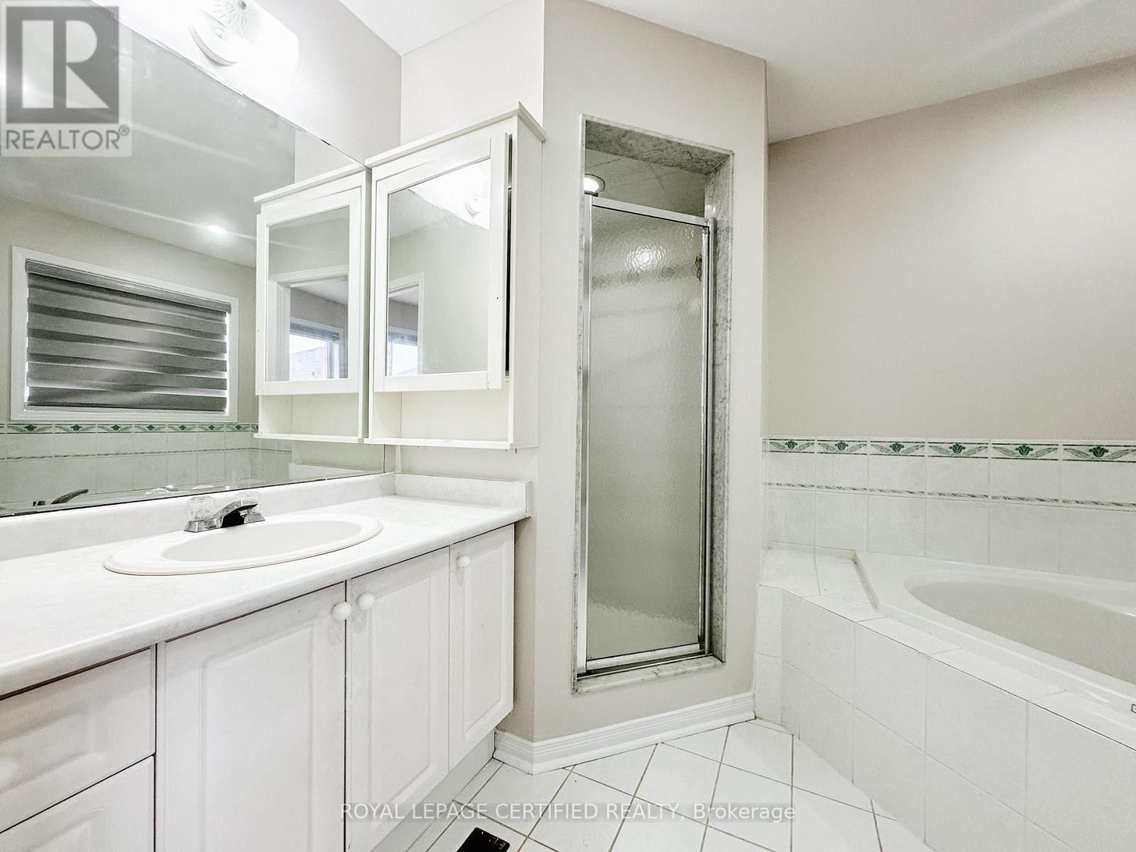 30 Lucerne Drive, Vaughan, ON - Indoor Photo Showing Bathroom