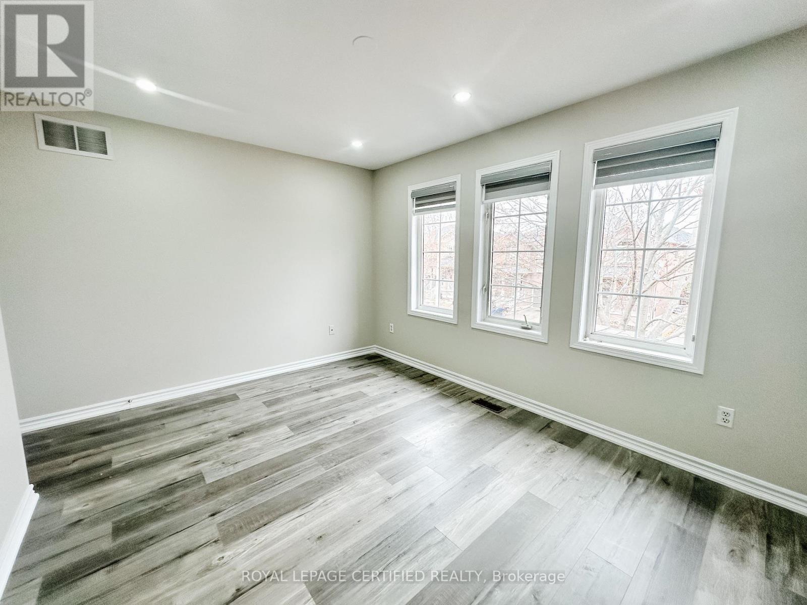 30 Lucerne Drive, Vaughan, ON - Indoor Photo Showing Other Room