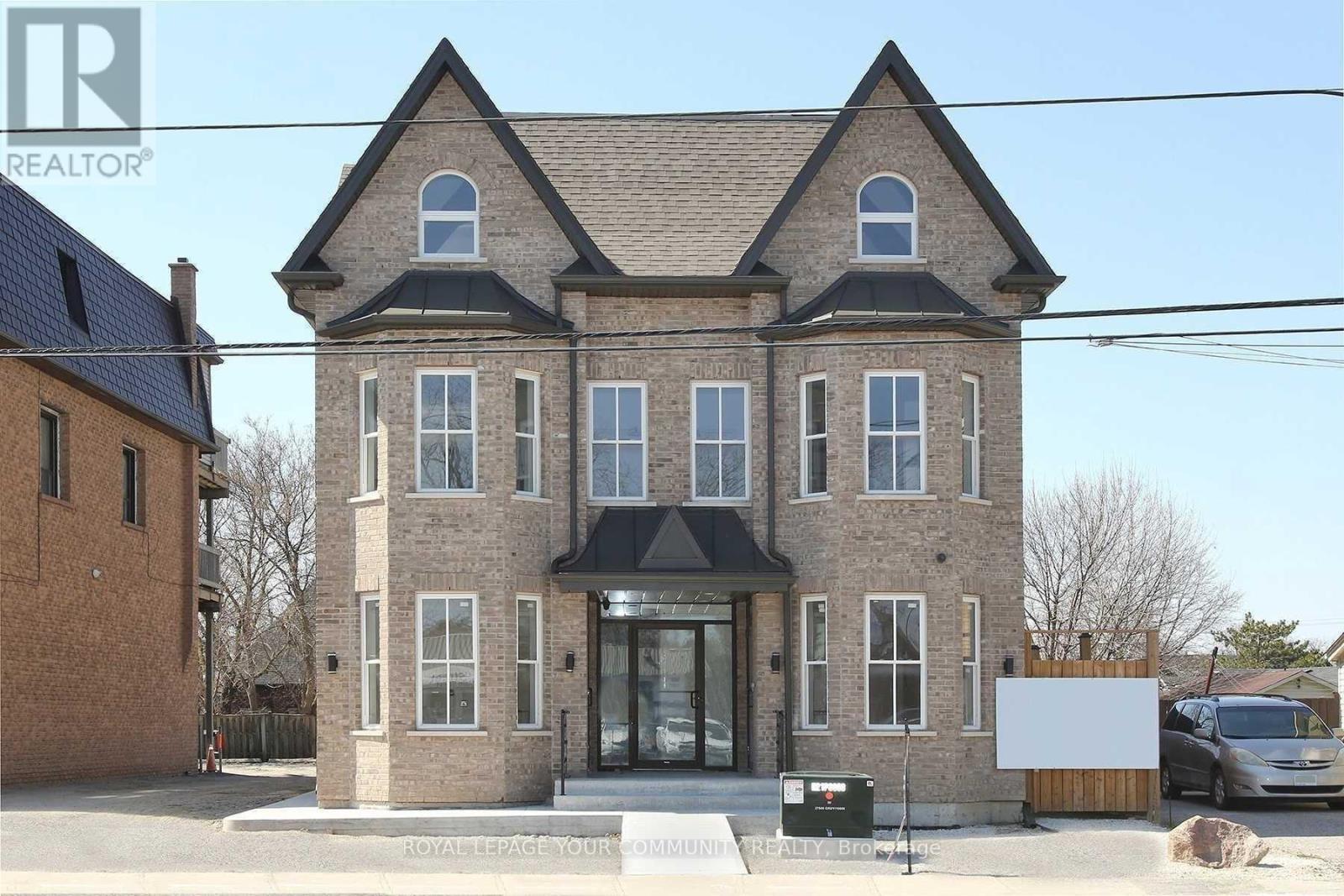 B1 - 352 Main Street N Street, Markham, ON - Outdoor With Facade