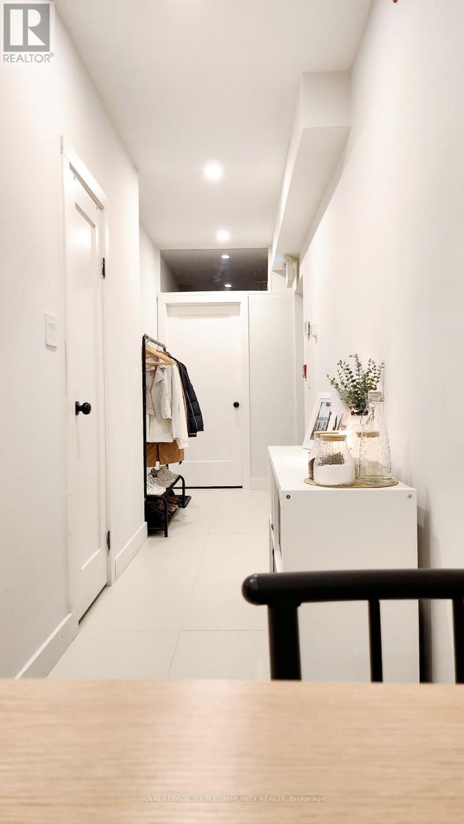 B1 - 352 Main Street N Street, Markham, ON - Indoor Photo Showing Other Room