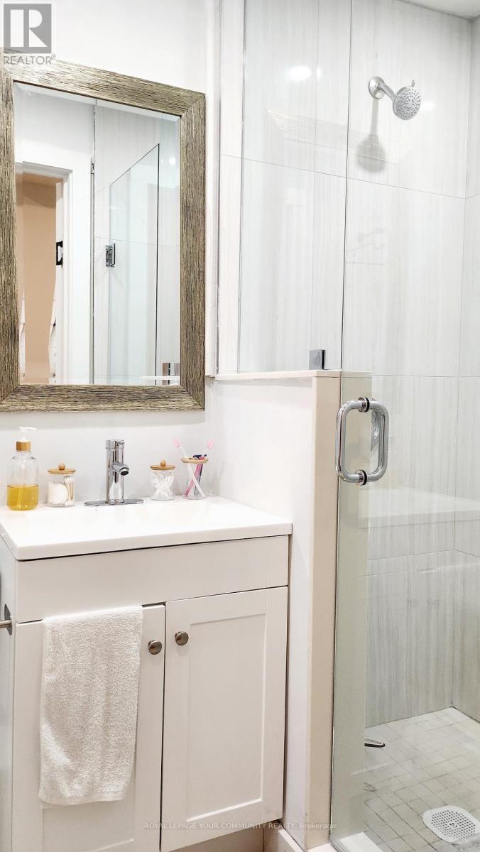 B1 - 352 Main Street N Street, Markham, ON - Indoor Photo Showing Bathroom