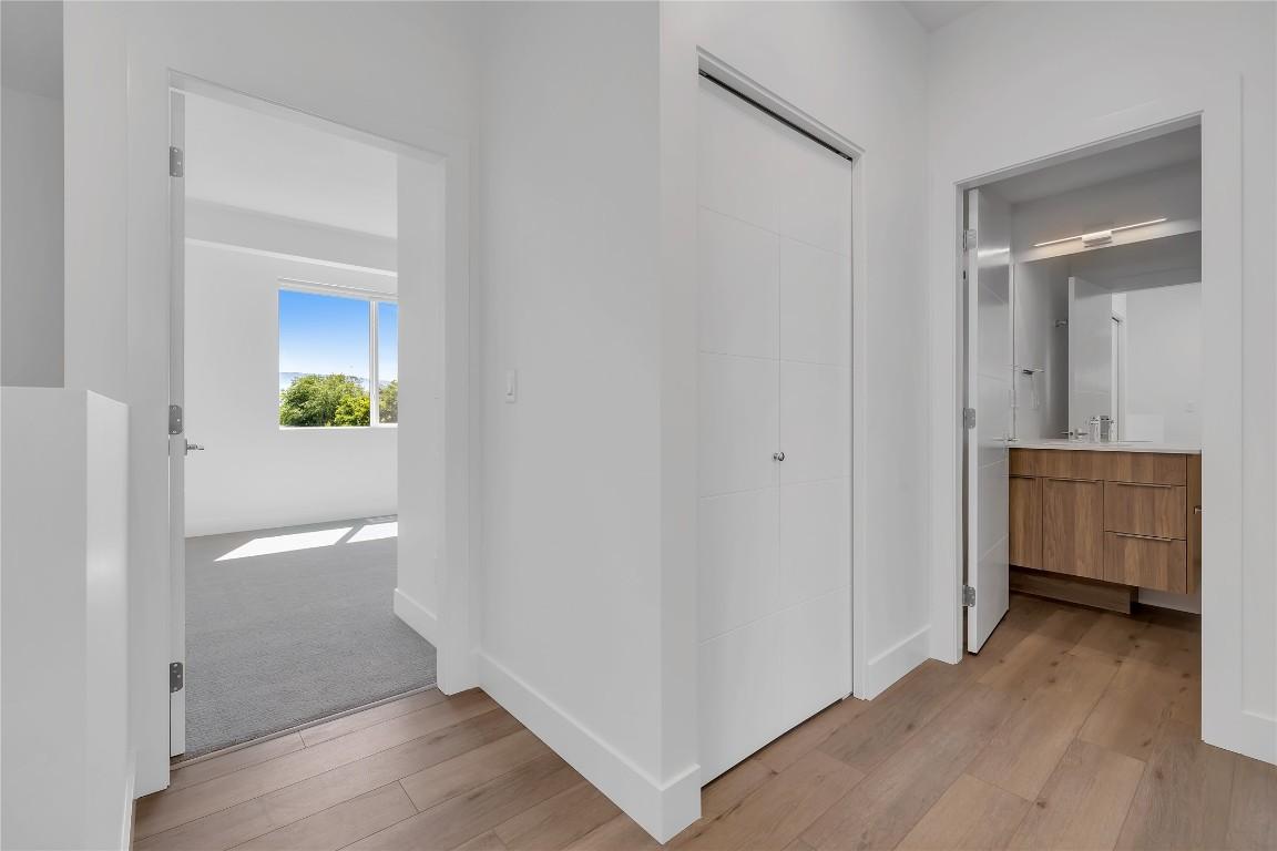 102C-3642 Mission Springs Drive, Kelowna, BC - Indoor Photo Showing Other Room