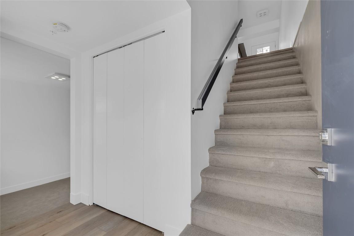 102C-3642 Mission Springs Drive, Kelowna, BC - Indoor Photo Showing Other Room