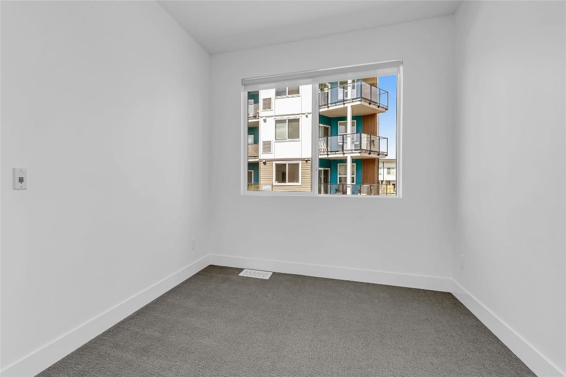 103C-3642 Mission Springs Drive, Kelowna, BC - Indoor Photo Showing Other Room