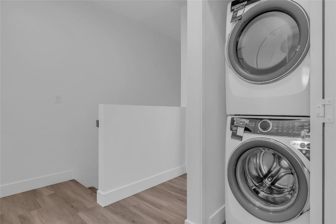 103C-3642 Mission Springs Drive, Kelowna, BC - Indoor Photo Showing Laundry Room