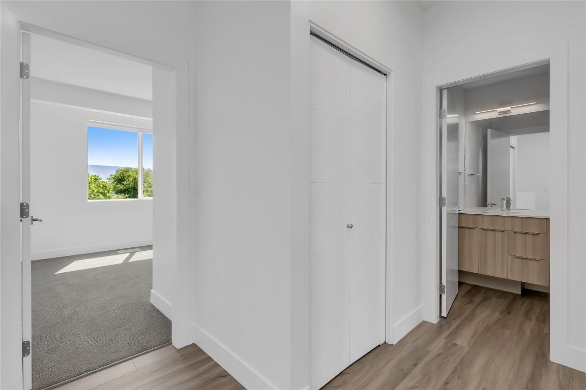 103C-3642 Mission Springs Drive, Kelowna, BC - Indoor Photo Showing Other Room