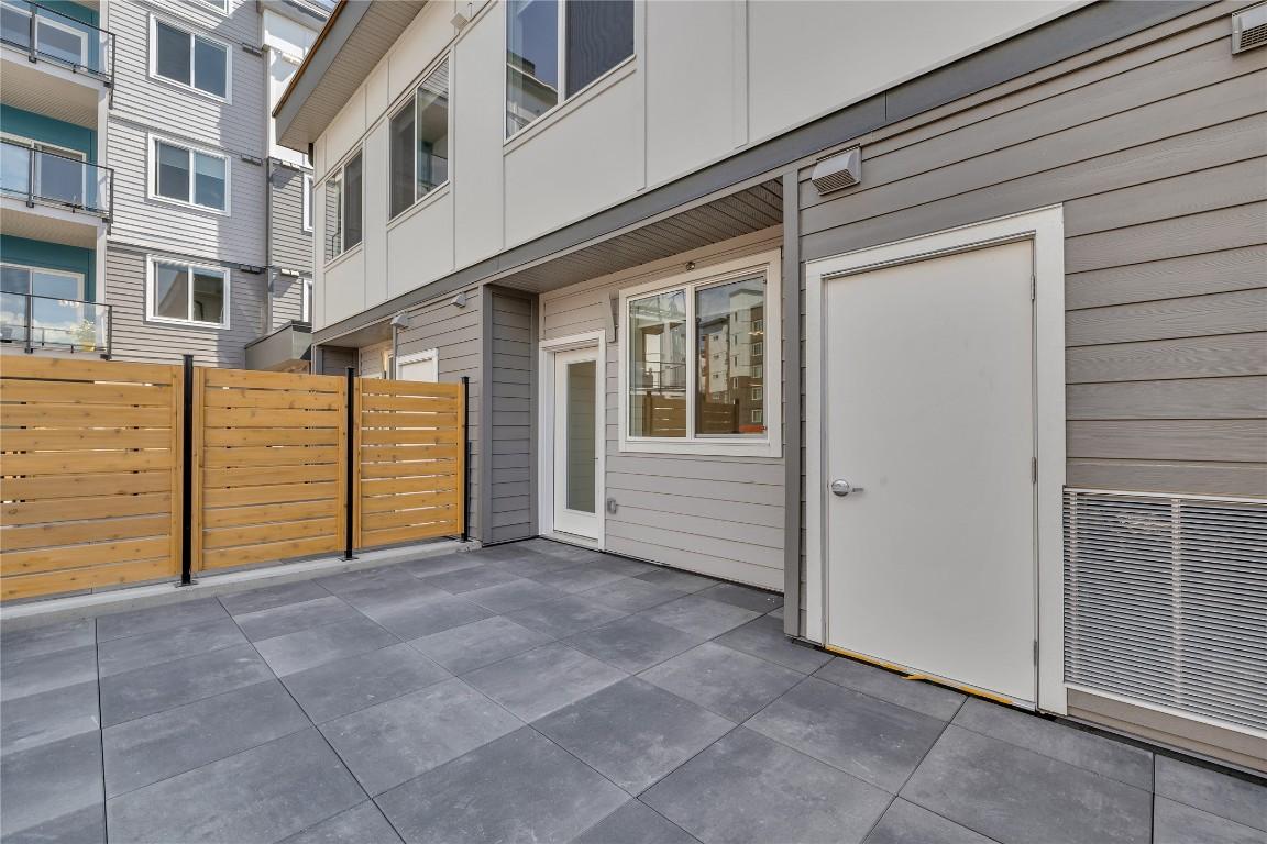 103C-3642 Mission Springs Drive, Kelowna, BC - Outdoor With Exterior