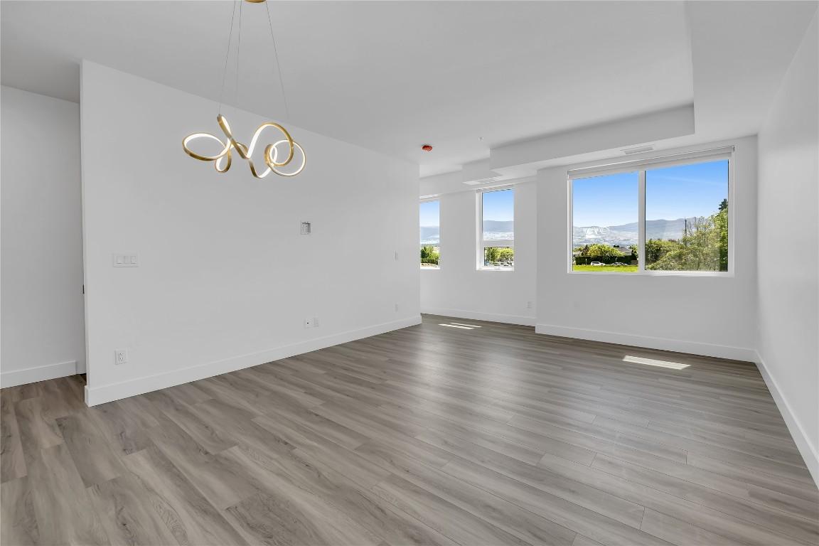 103C-3642 Mission Springs Drive, Kelowna, BC - Indoor Photo Showing Other Room