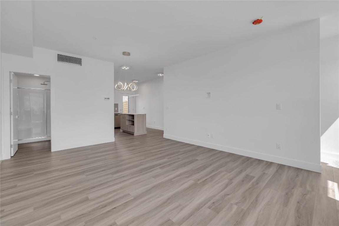 103C-3642 Mission Springs Drive, Kelowna, BC - Indoor Photo Showing Other Room