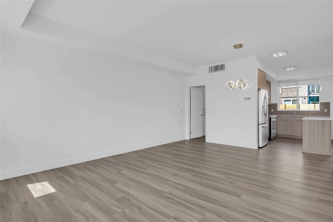 103C-3642 Mission Springs Drive, Kelowna, BC - Indoor Photo Showing Other Room