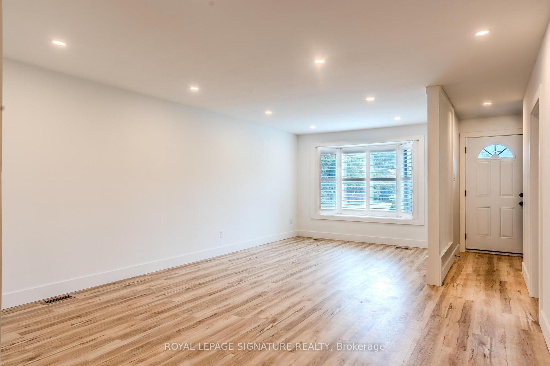 Main-41 Windsor Drive, Ajax, ON - Indoor Photo Showing Other Room