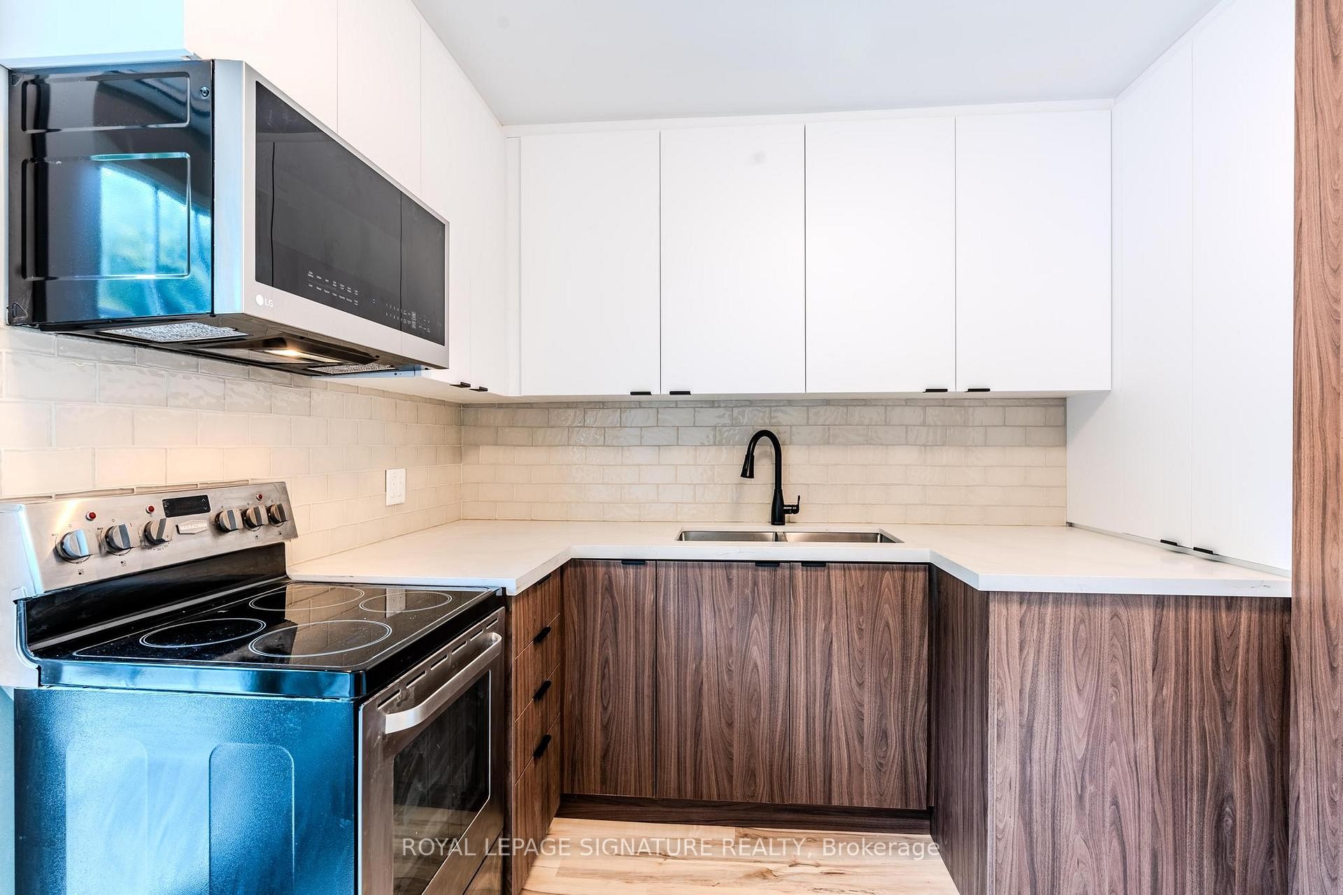 Main-41 Windsor Drive, Ajax, ON - Indoor Photo Showing Kitchen