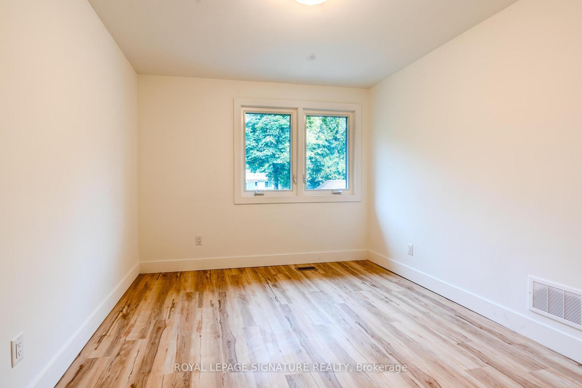 Main-41 Windsor Drive, Ajax, ON - Indoor Photo Showing Other Room