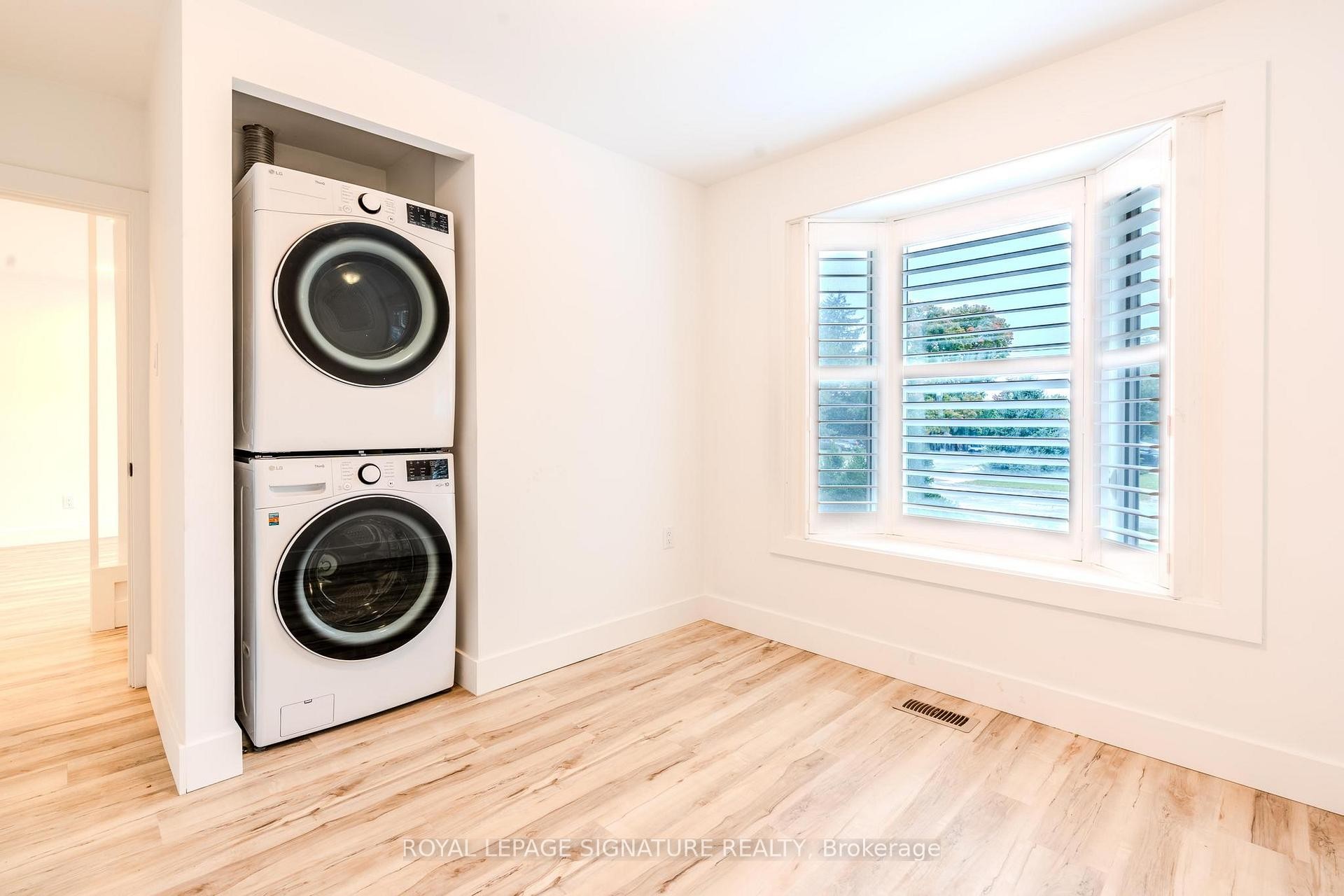 Main-41 Windsor Drive, Ajax, ON - Indoor Photo Showing Laundry Room