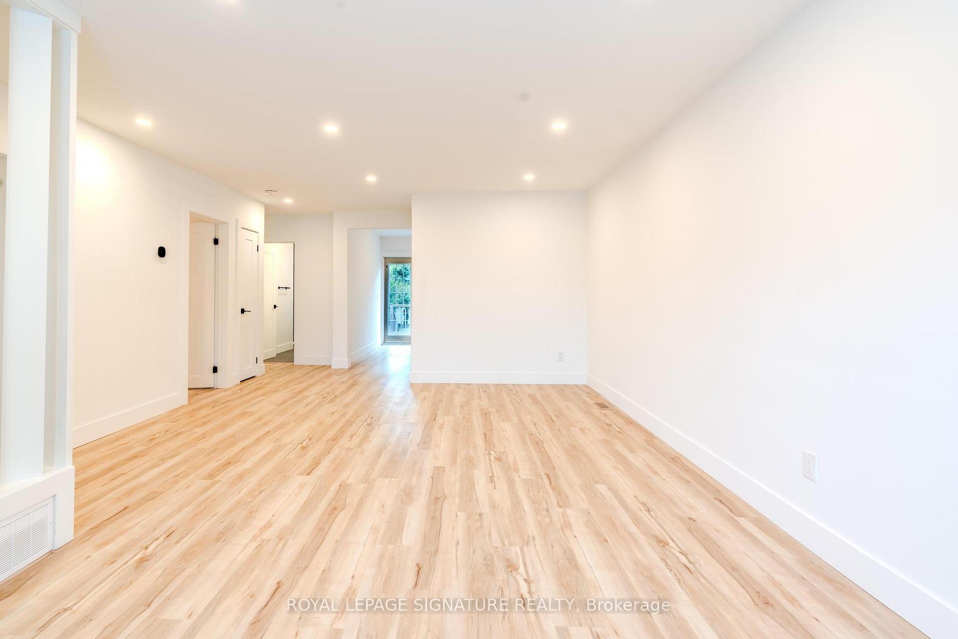 Main-41 Windsor Drive, Ajax, ON - Indoor Photo Showing Other Room