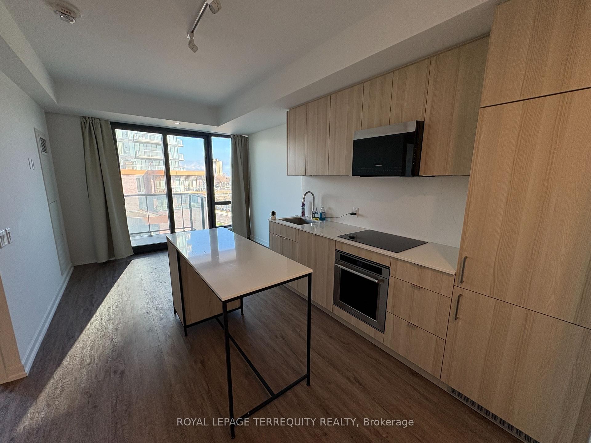 313-251 Masonry Way, Mississauga, ON - Indoor Photo Showing Kitchen