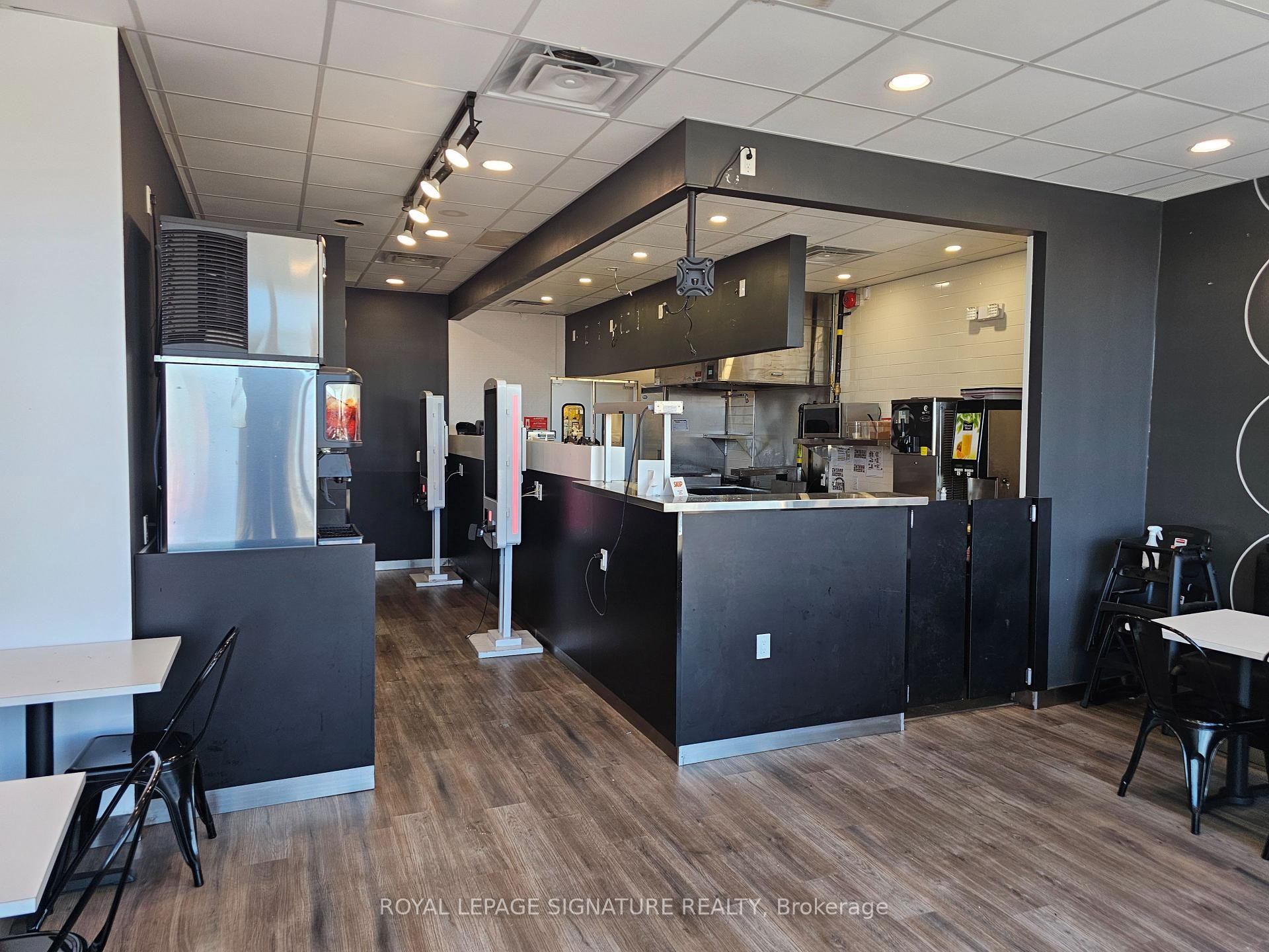 C61C-212 Ritson Road, Oshawa, ON