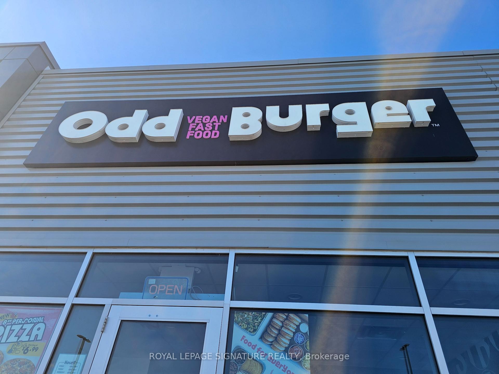 C61C-212 Ritson Road, Oshawa, ON