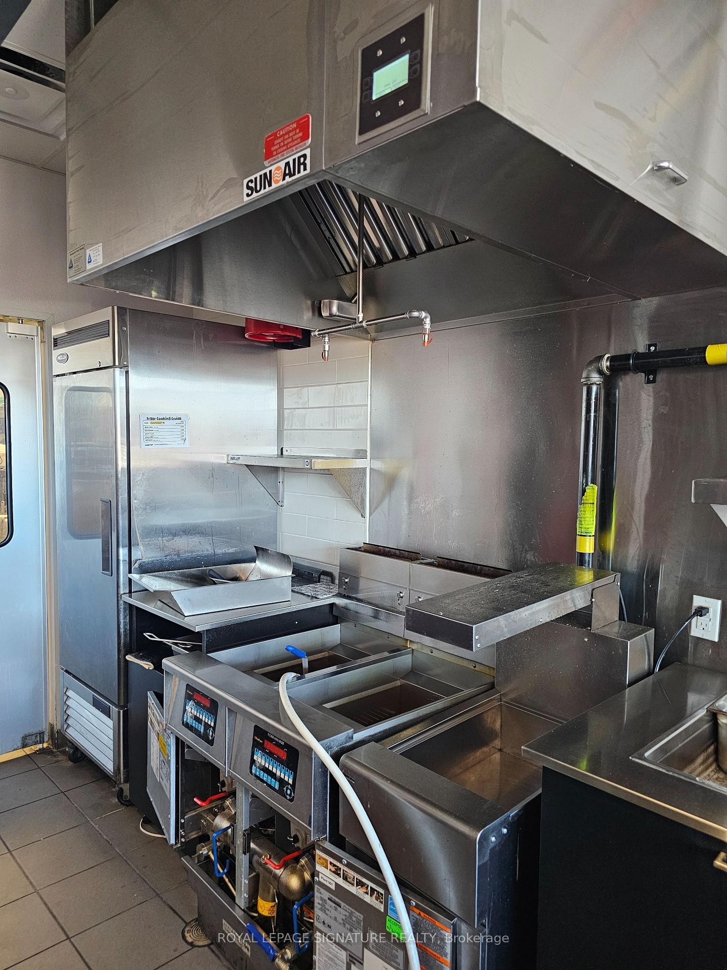 C61C-212 Ritson Road, Oshawa, ON