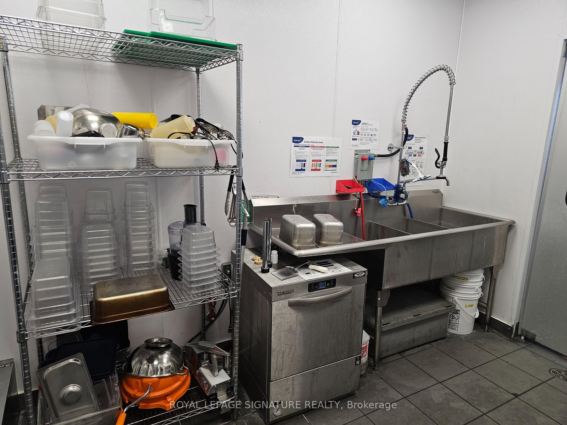 C61C-212 Ritson Road, Oshawa, ON