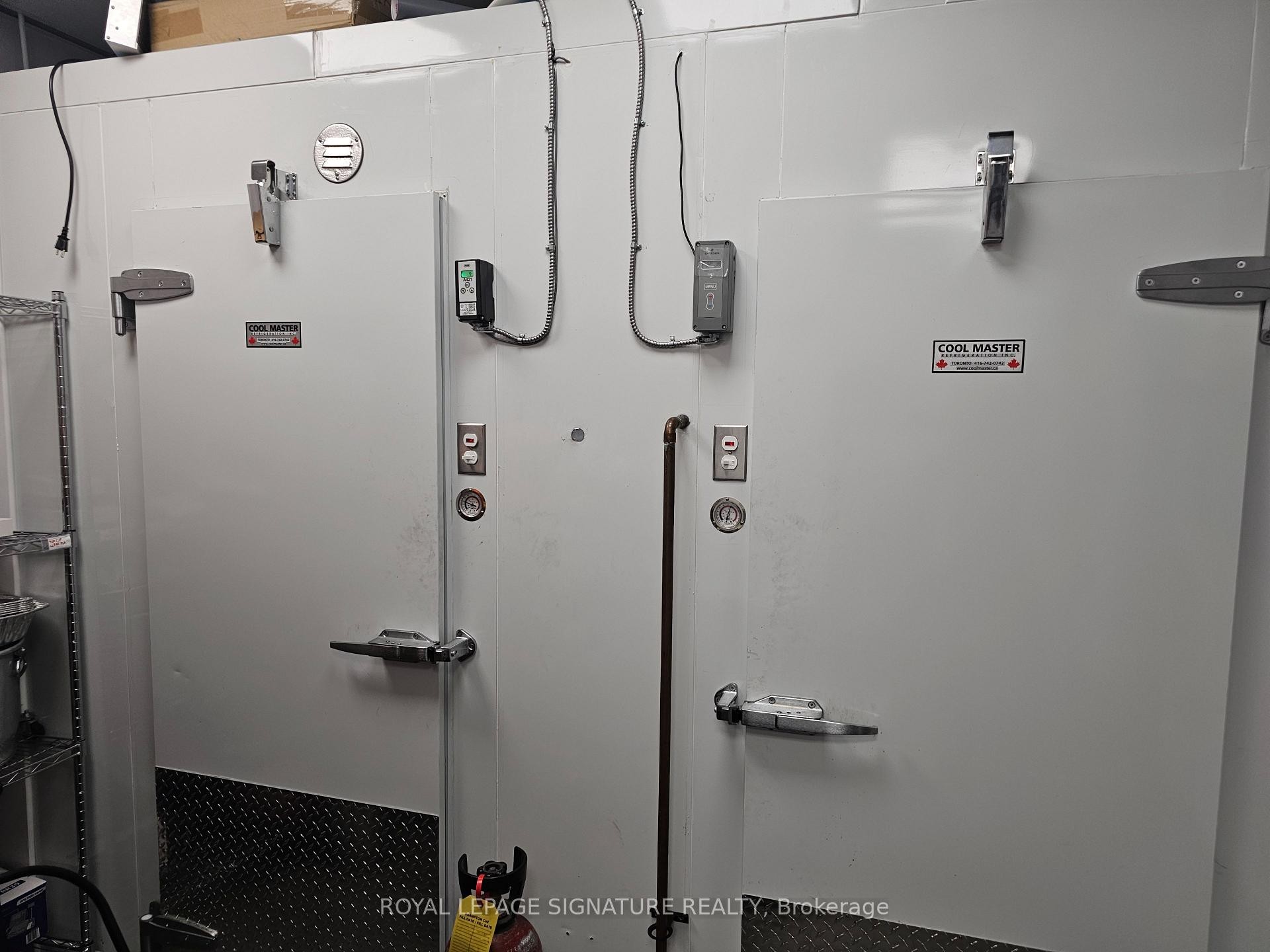 C61C-212 Ritson Road, Oshawa, ON