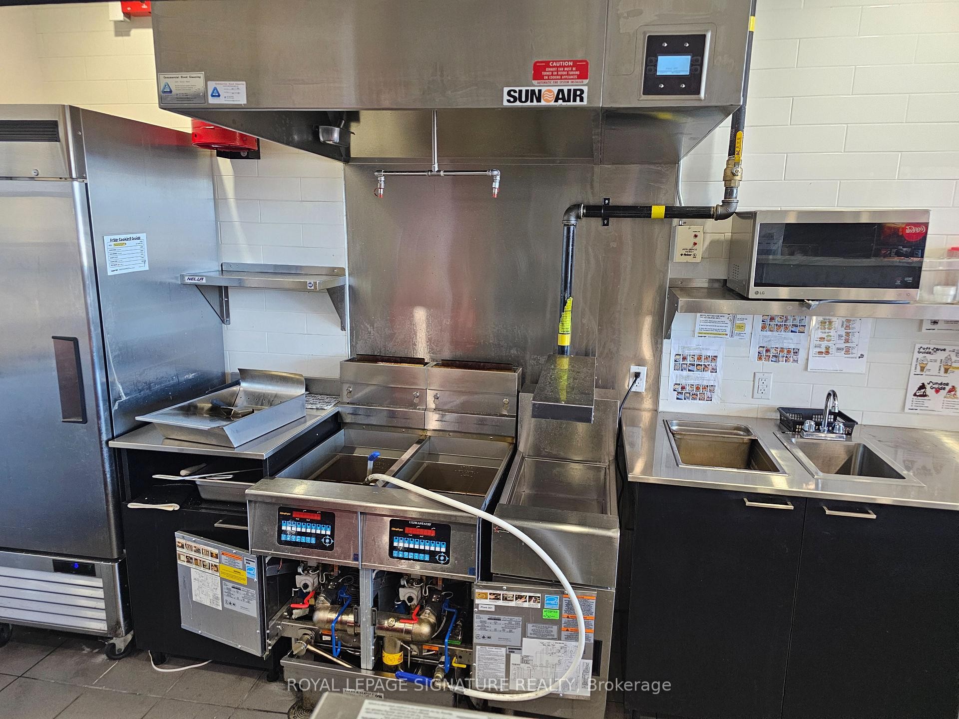 C61C-212 Ritson Road, Oshawa, ON