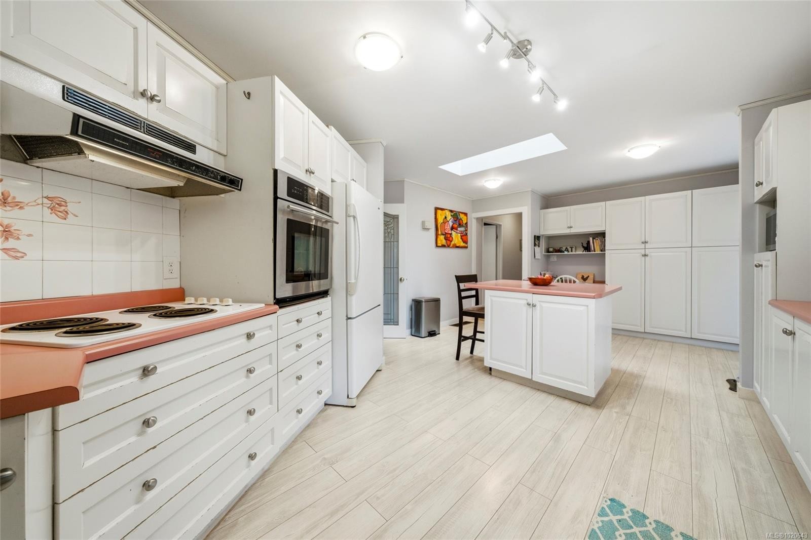 510 Voutrait Rd, Mill Bay, BC