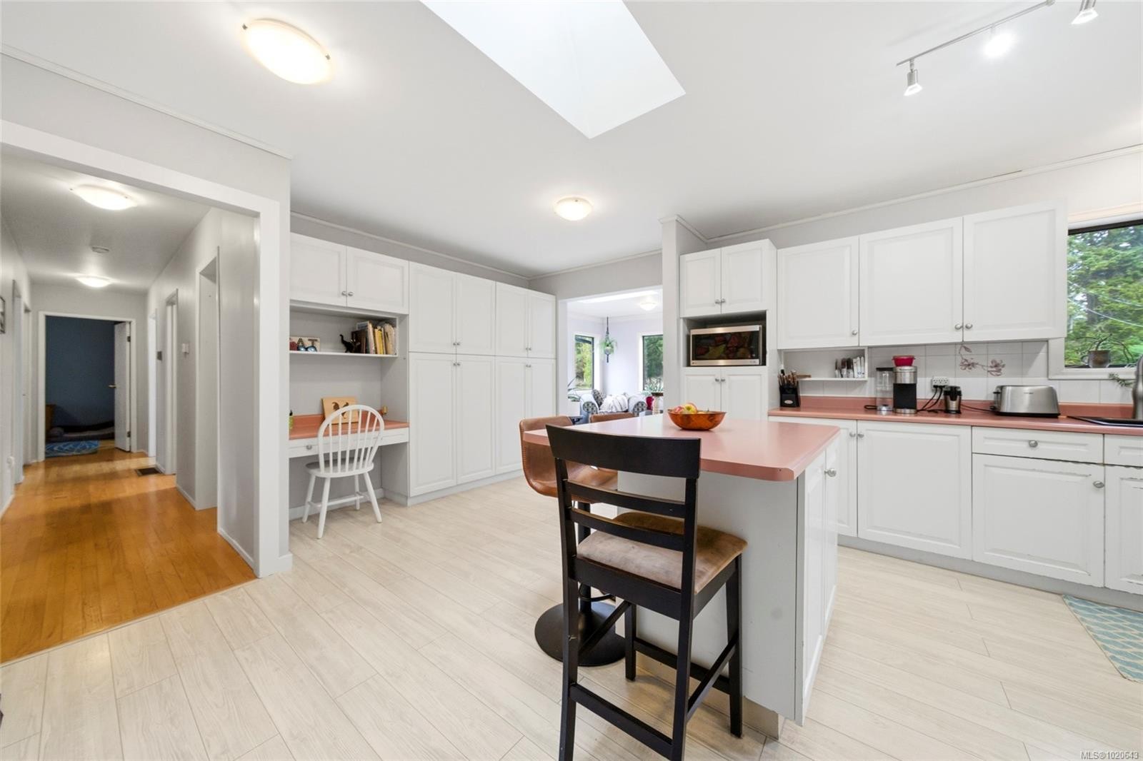 510 Voutrait Rd, Mill Bay, BC