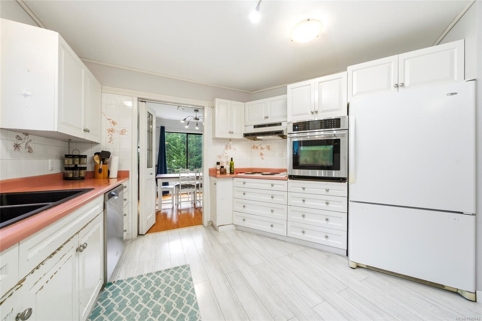 510 Voutrait Rd, Mill Bay, BC