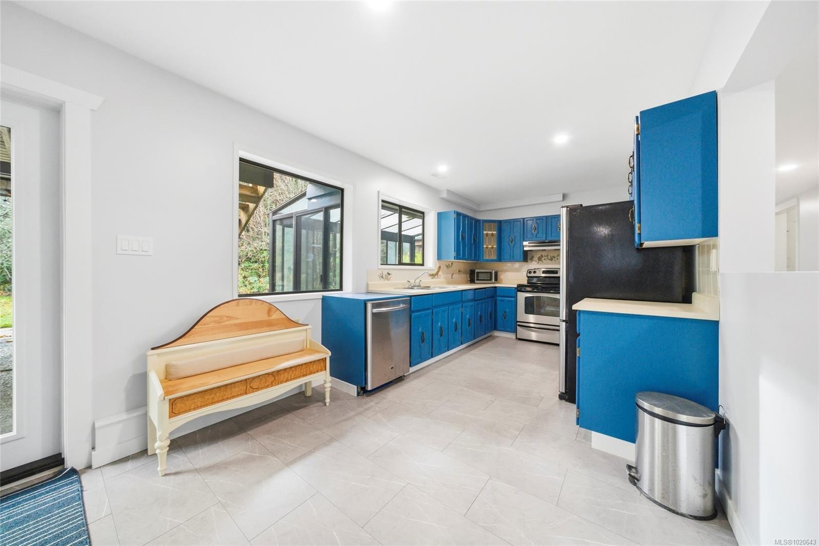 510 Voutrait Rd, Mill Bay, BC