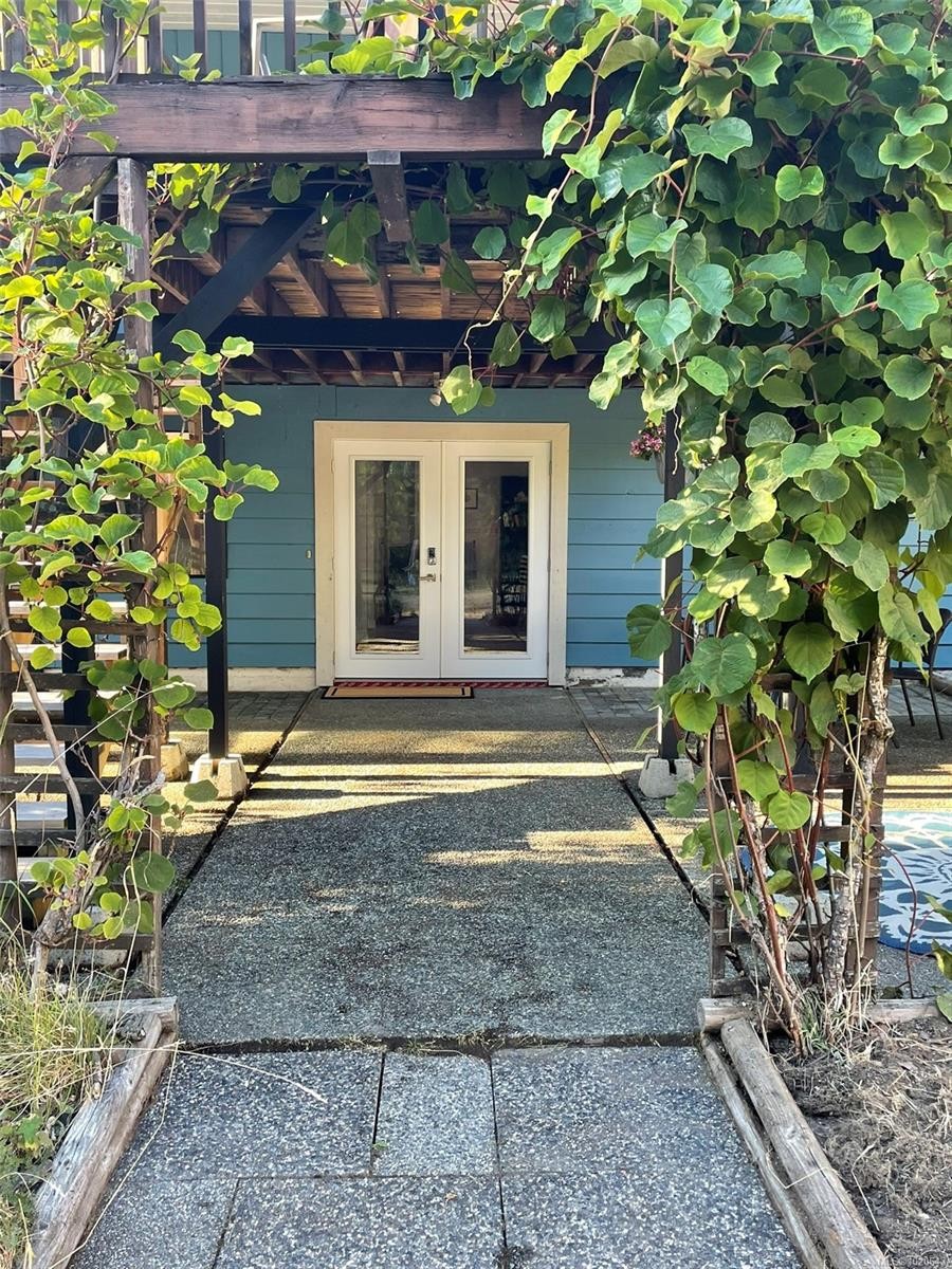 510 Voutrait Rd, Mill Bay, BC