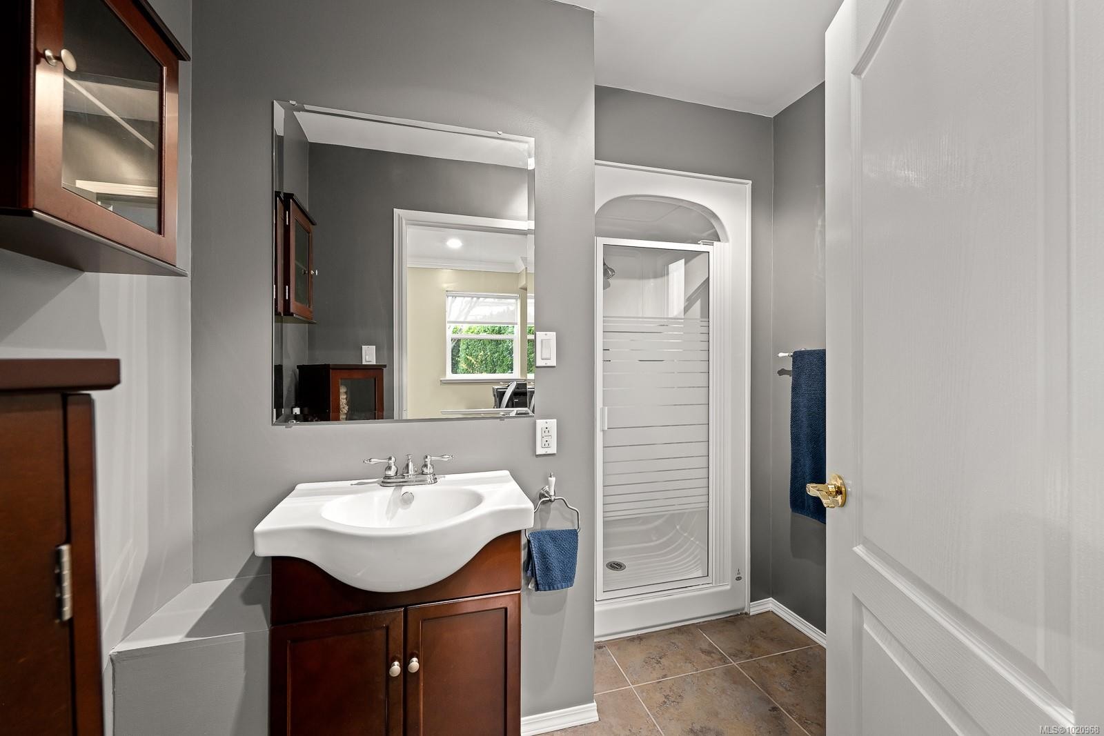 13-2475 Mansfield Dr, Courtenay, BC